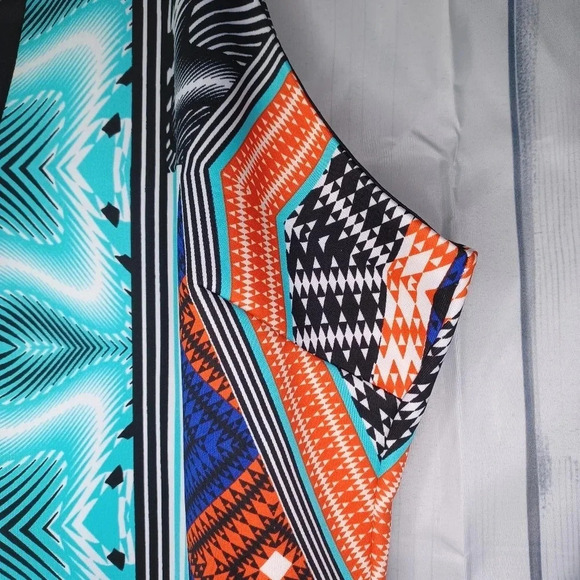 Bisou Bisou Aztec print halter style shirt - Picture 3 of 10